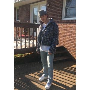 Meet your Posher, Brian